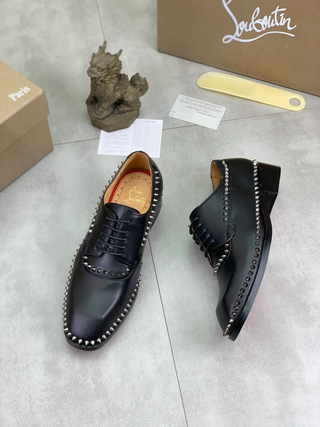 Men's shoes 💰P760 new style 💰high version 🇮🇹 CL red bottom series top purchasing original order series🔍🔍/🇮🇹Italian imported cowhide, imported genuine leather lining💪💪, completely 1⃣️ vs 1⃣️🇮🇹💪💪, ⚠Sole: The original sole provided by the original factory, the exclusive movable molded sole is super comfortable, ⚠Original factory follow-up goods, 🔍🔍high quality, you can come in and out at will, welcome to compare ⚠Size: 38-44 (45 46 can be customized)